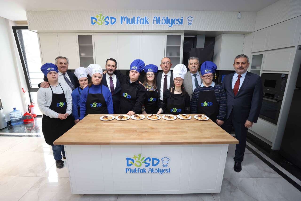 İş kapıları açan DOSD Meram ilk mezunlarını verdi 4